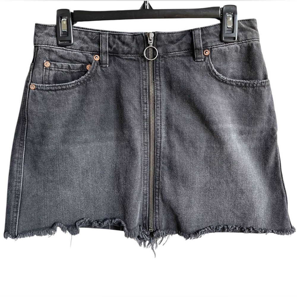 We The Free Black Denim Mini Skirt Raw Hem Full Zipper Distressed Grunge Size 27